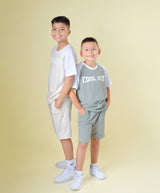 Conjunto niño en tela waffer camisa manga ranga estampado cool boy