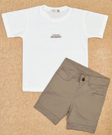 Conjunto niño camisa oversize, tela texturizada estampado live in the moment con bermuda drill